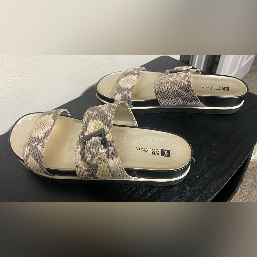 Used Womens White Mountain Snake Pattern Sandals- size 9